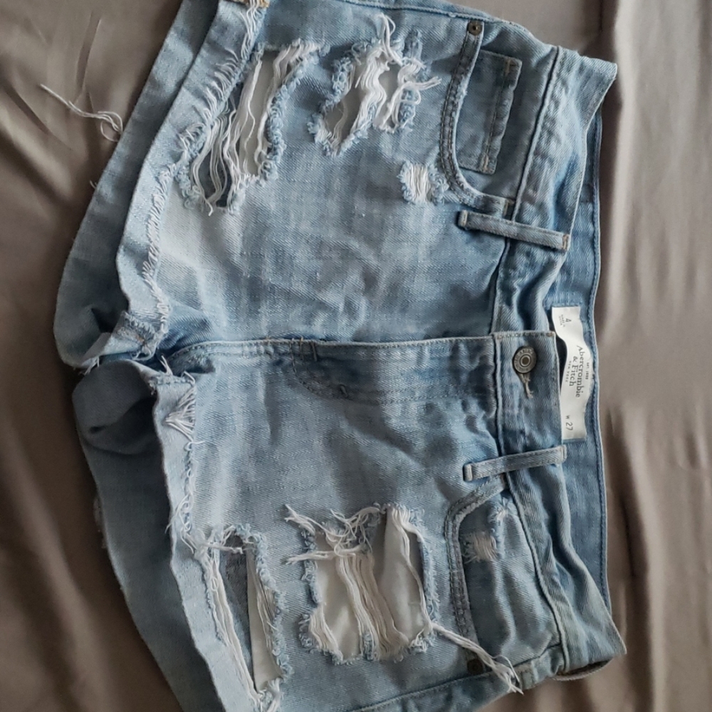 Shorts - Picture 2 of 4